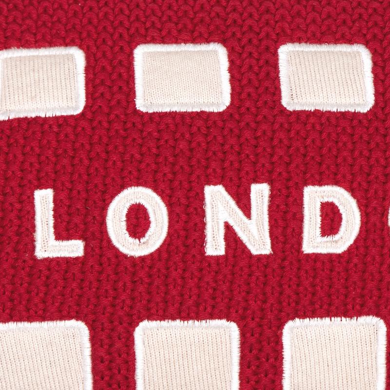pletený polštář LONDON BUS červená pletený dekorační polštář ve tvaru londýnského autobusu 12686L
