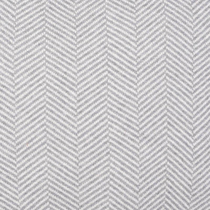 pletený povlak DESIGN rybí kost světle šedá šedý pletený povlak na polštářek s geometrický motivem, vzor je na obou stranách stejný 12716L