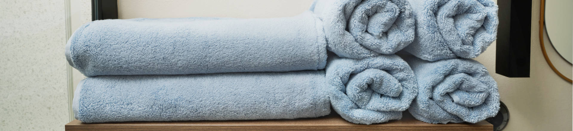 Fotografie bavlněného ručníku SCANquilt v pěkné koupelně, reálná fotografie